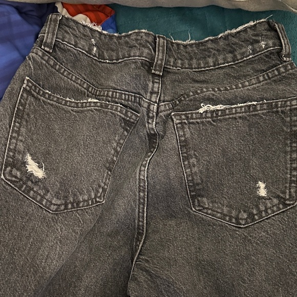 Zara Black Distressed Ankle Jeans - Picture 2 of 5